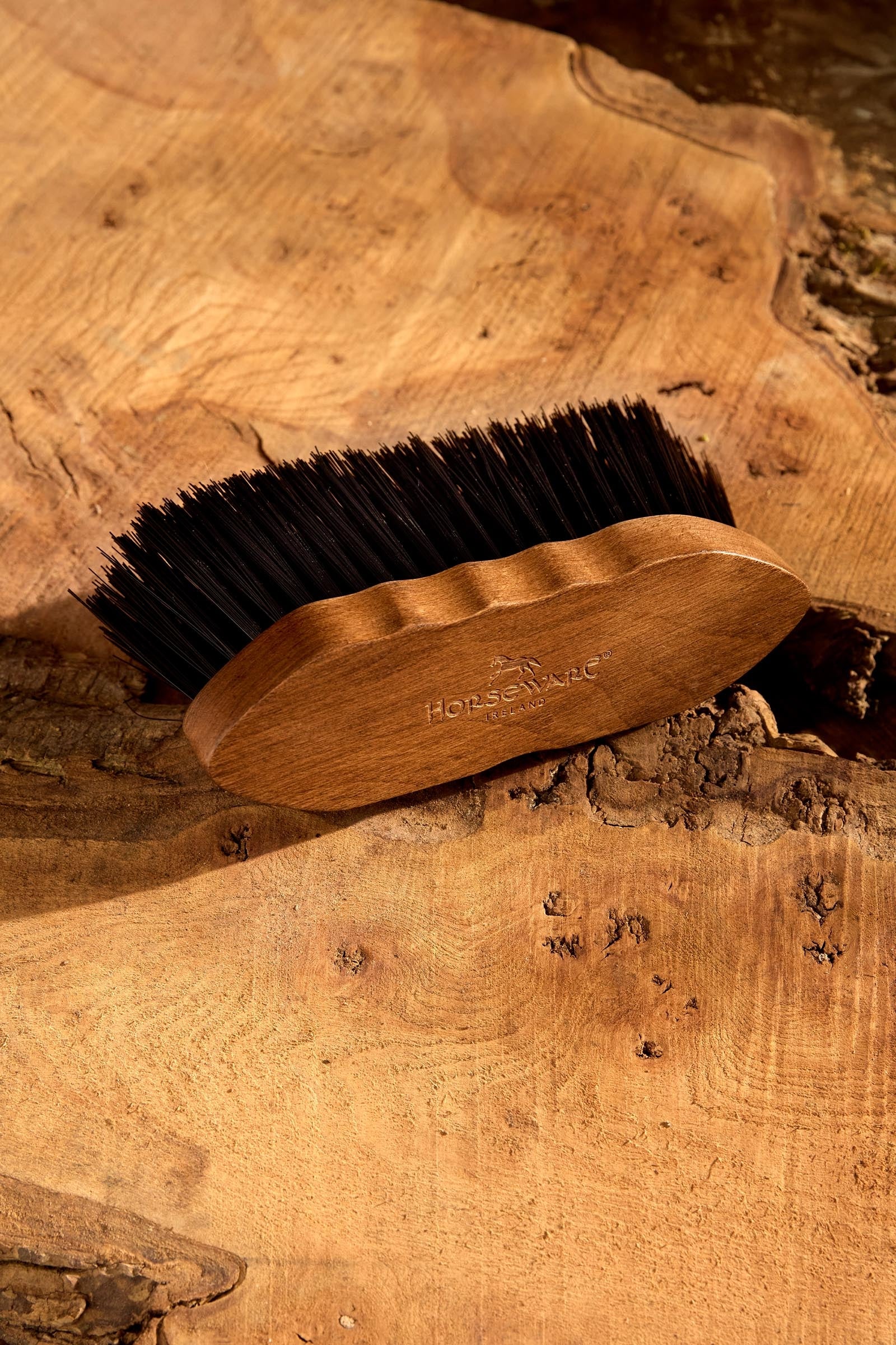 Signature Soft Flick Brush Wood & Natural Fibres One Size